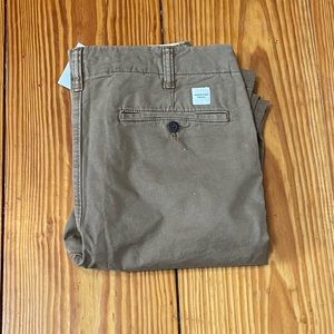 American Eagle men’s khakis